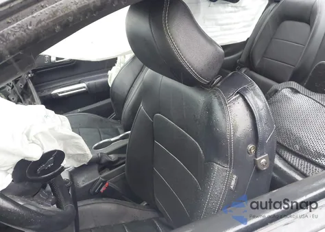 2019 Ford Mustang Ecoboost Premium z USA, uszkodzony, nr VIN 1FA6P8TH3K5118867